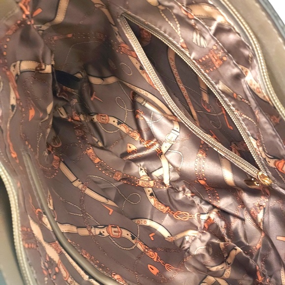 Women's Elegant Faux Leather Zipper Shoulder Bag - Picture 6 of 9